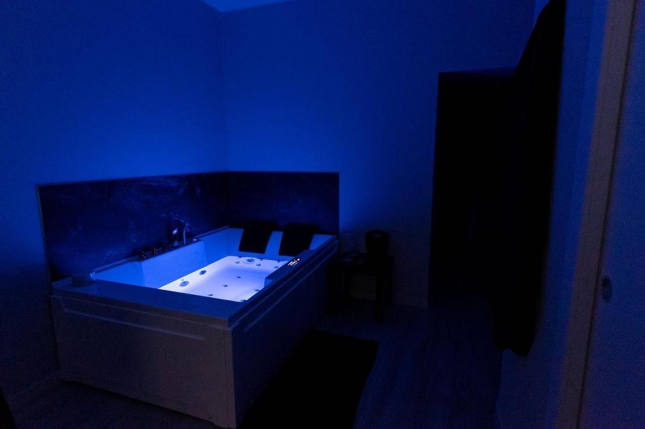 B&B Chiaro Di Luna 바를레타 외부 사진