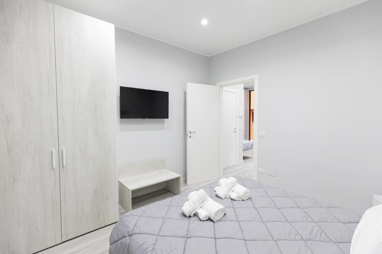B&B Chiaro Di Luna 바를레타 외부 사진